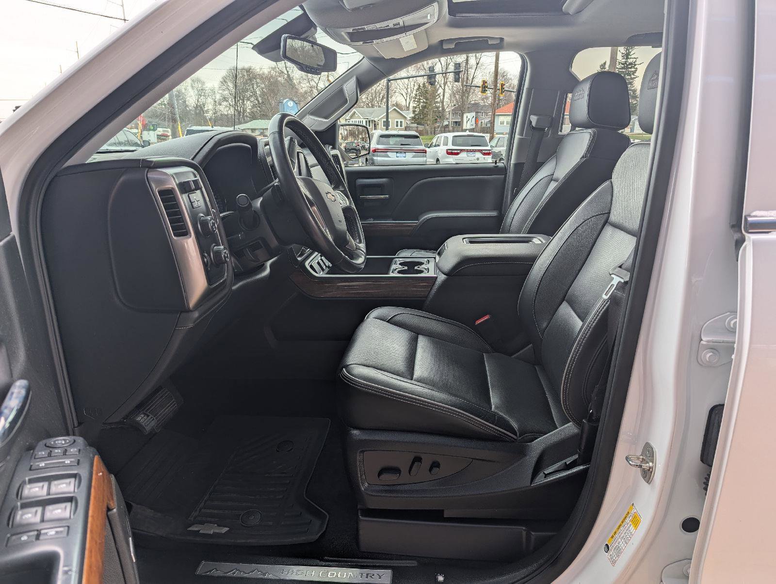 Used 2018 Chevrolet Silverado 1500 High Country image 10