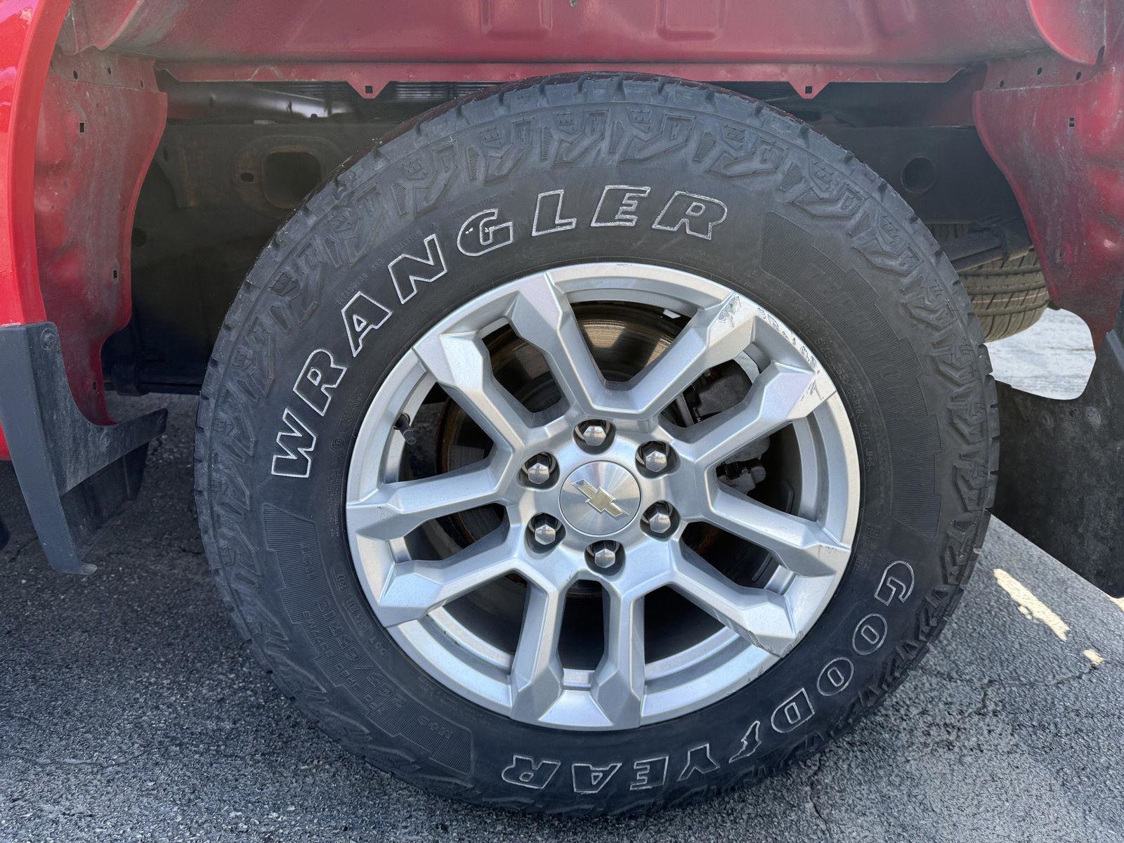 Used 2022 Chevrolet Silverado 1500 LT AWD/4WD image 15