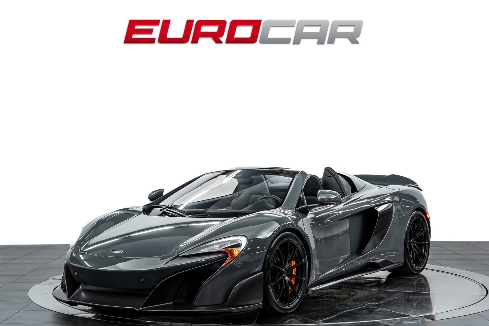 Used 2016 McLaren 675LT Spider RWD image 1