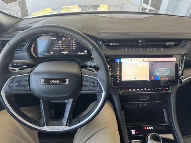 New 2026 Jeep Grand Cherokee L Limited w/ Limited Altitude Package AWD/4WD image 55