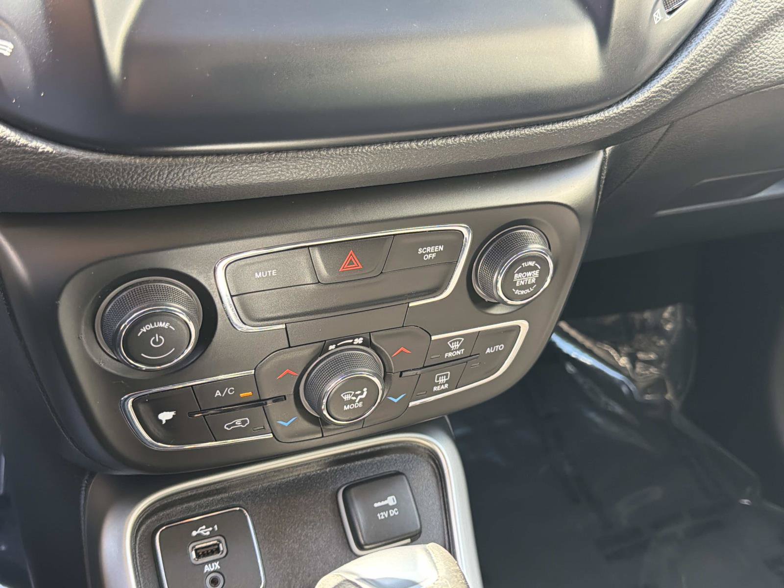 Used 2021 Jeep Compass Sport FWD image 23