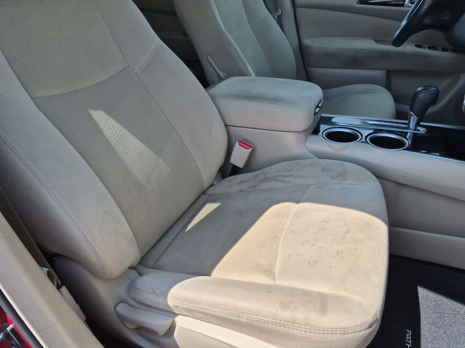 Used 2016 Nissan Pathfinder SV w/ Cargo Package FWD image 22