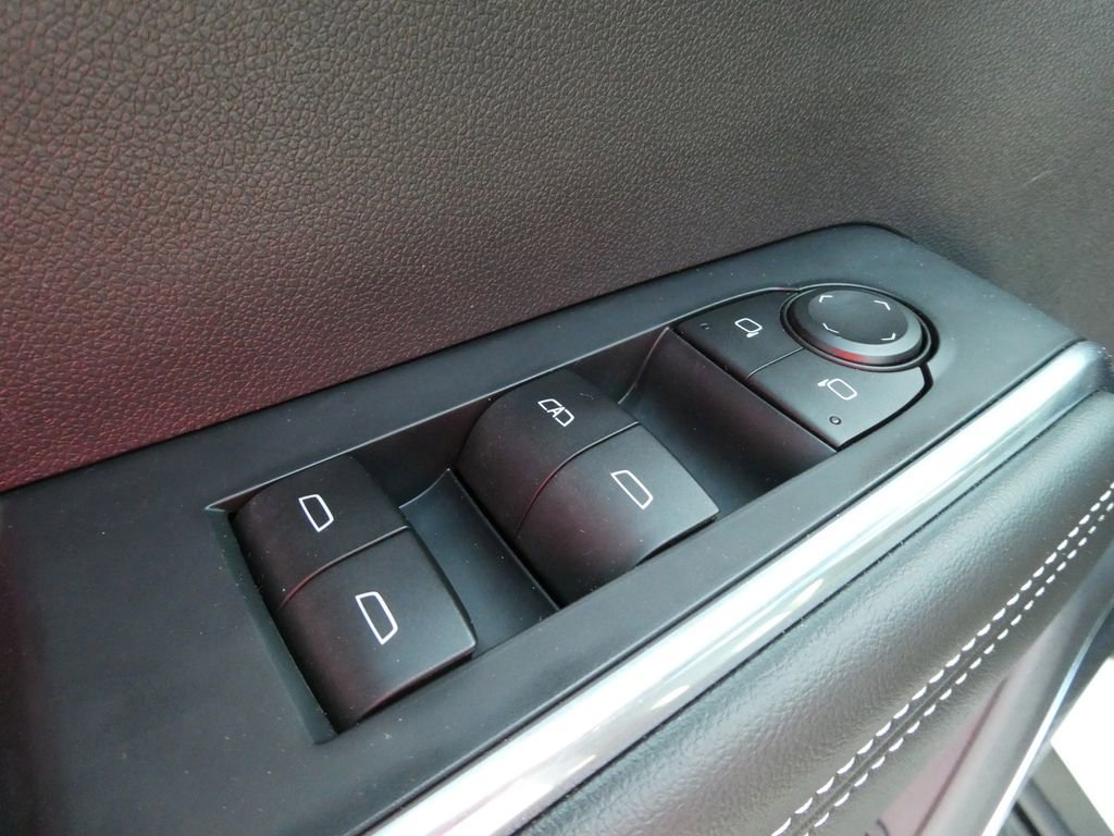 Certified 2025 GMC Acadia Elevation w/ Super Cruise Package FWD image 25