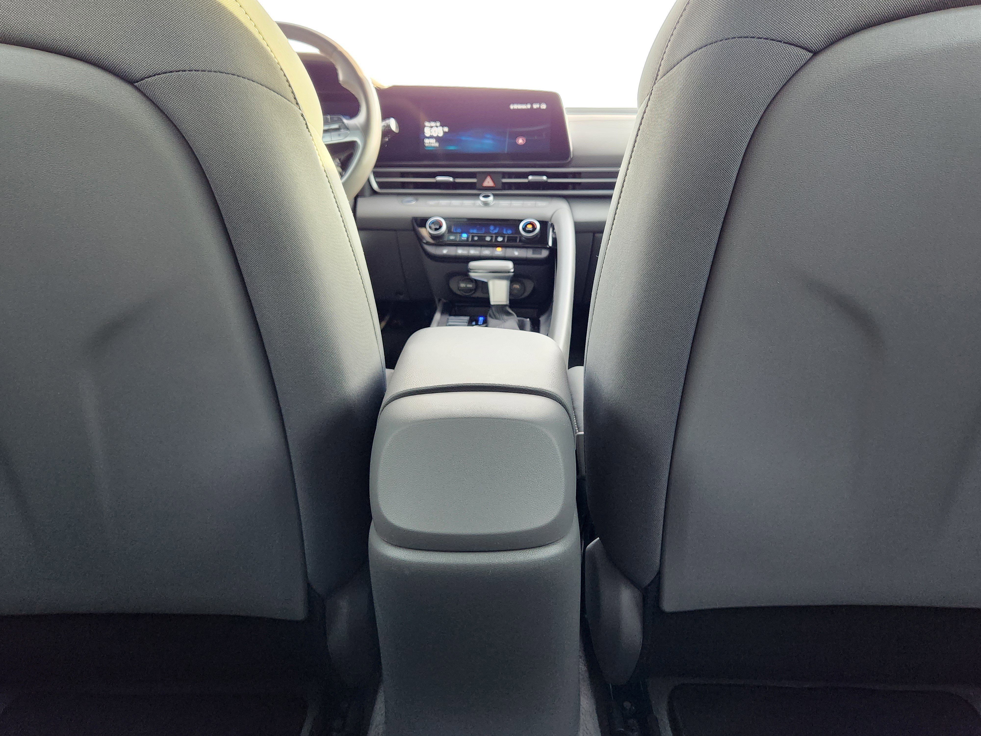 Used 2023 Hyundai Elantra SEL w/ Convenience Package image 13