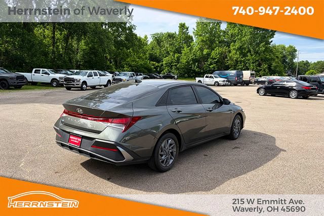 Used 2024 Hyundai Elantra SEL FWD image 23