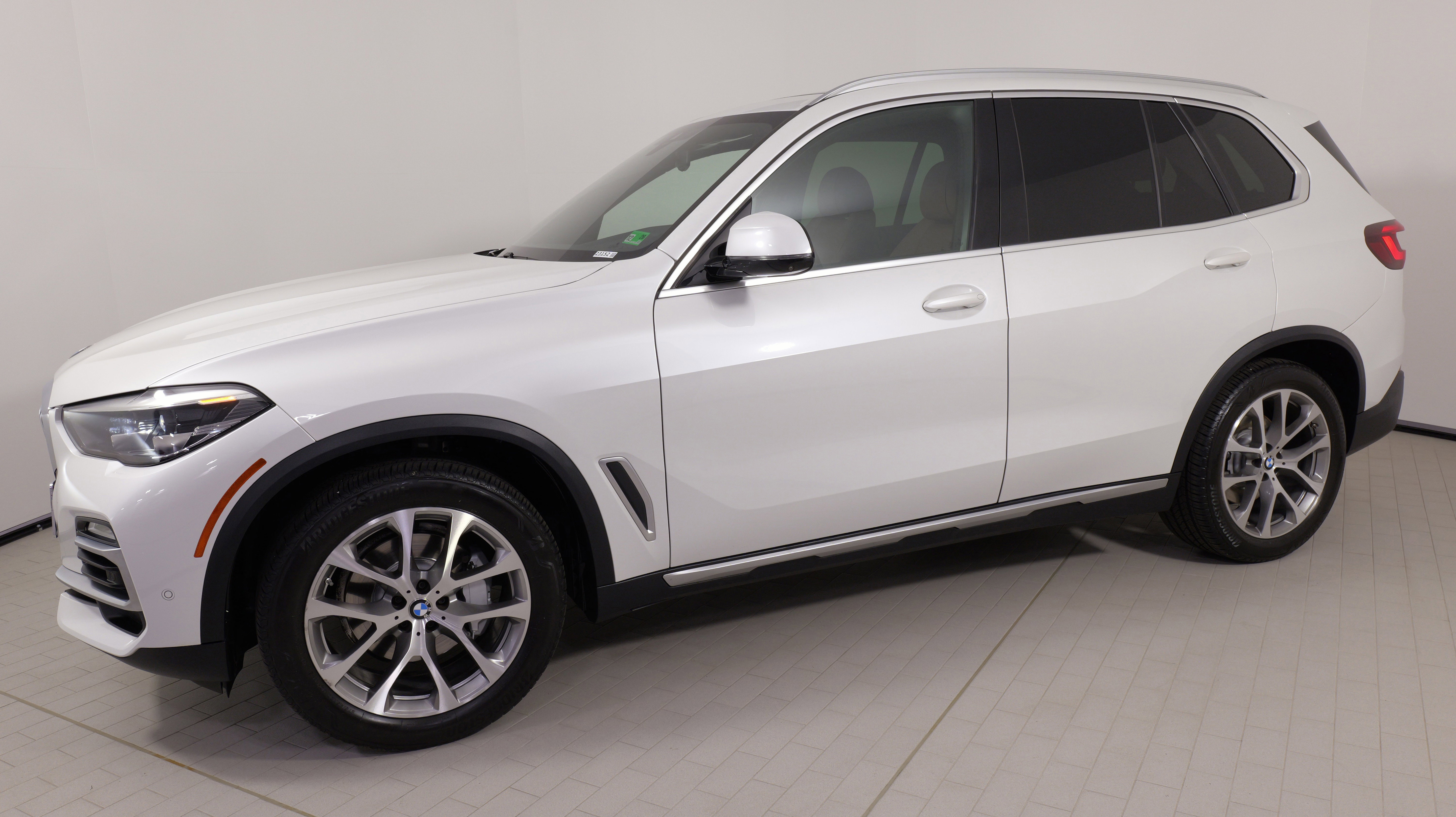 Used 2021 BMW X5 xDrive40i w/ Convenience Package video 1
