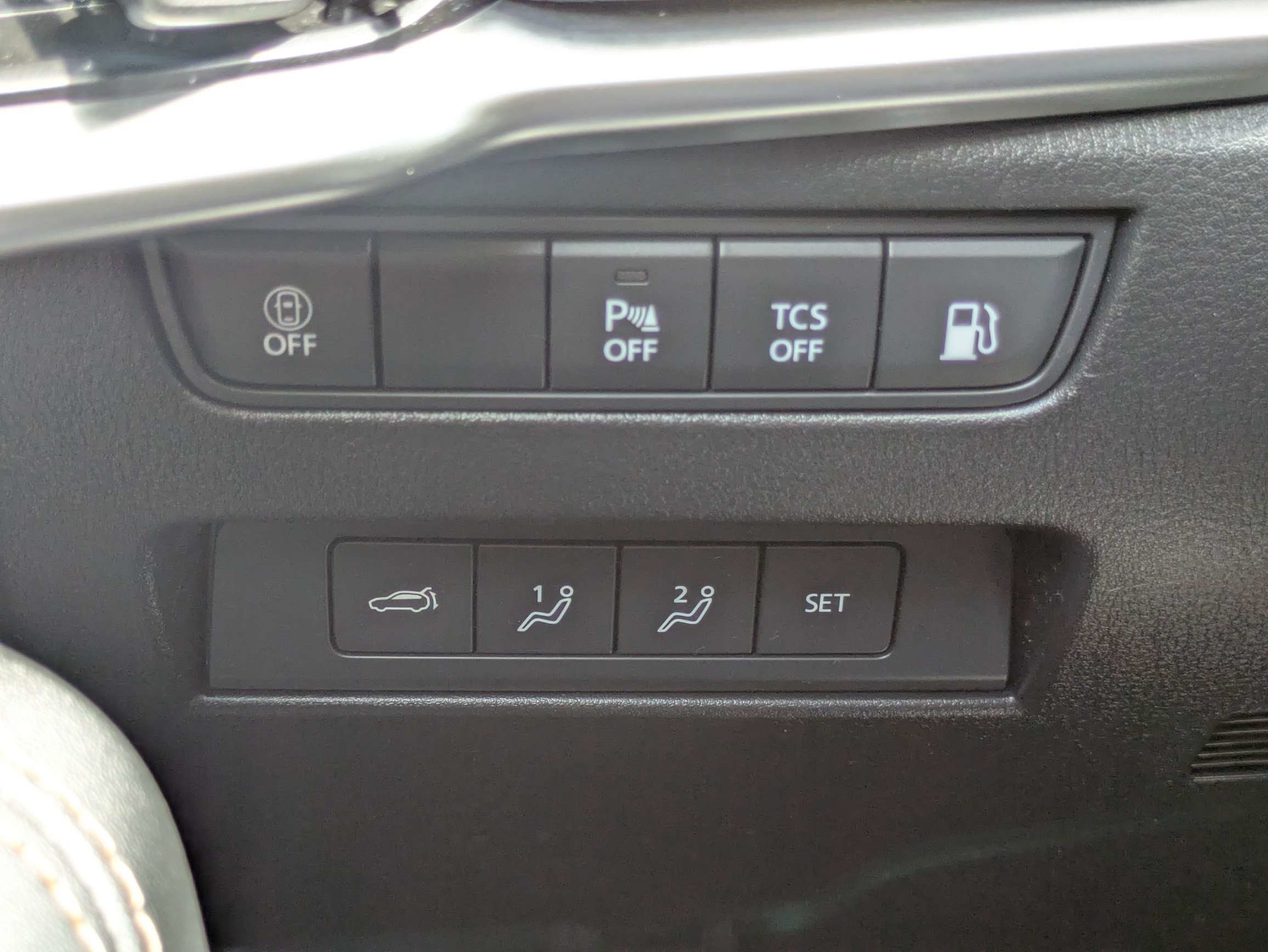 Used 2024 MAZDA CX-90 Plug-In Hybrid w/ Premium Pkg AWD/4WD image 17