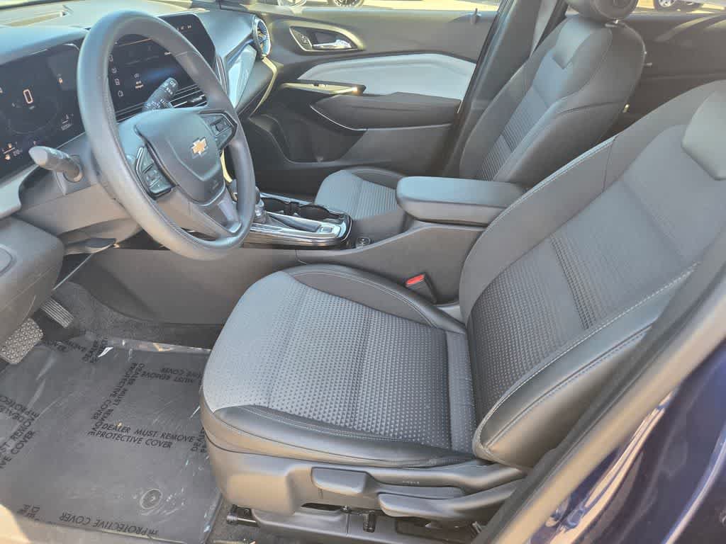 Used 2024 Chevrolet Trax LT FWD image 17