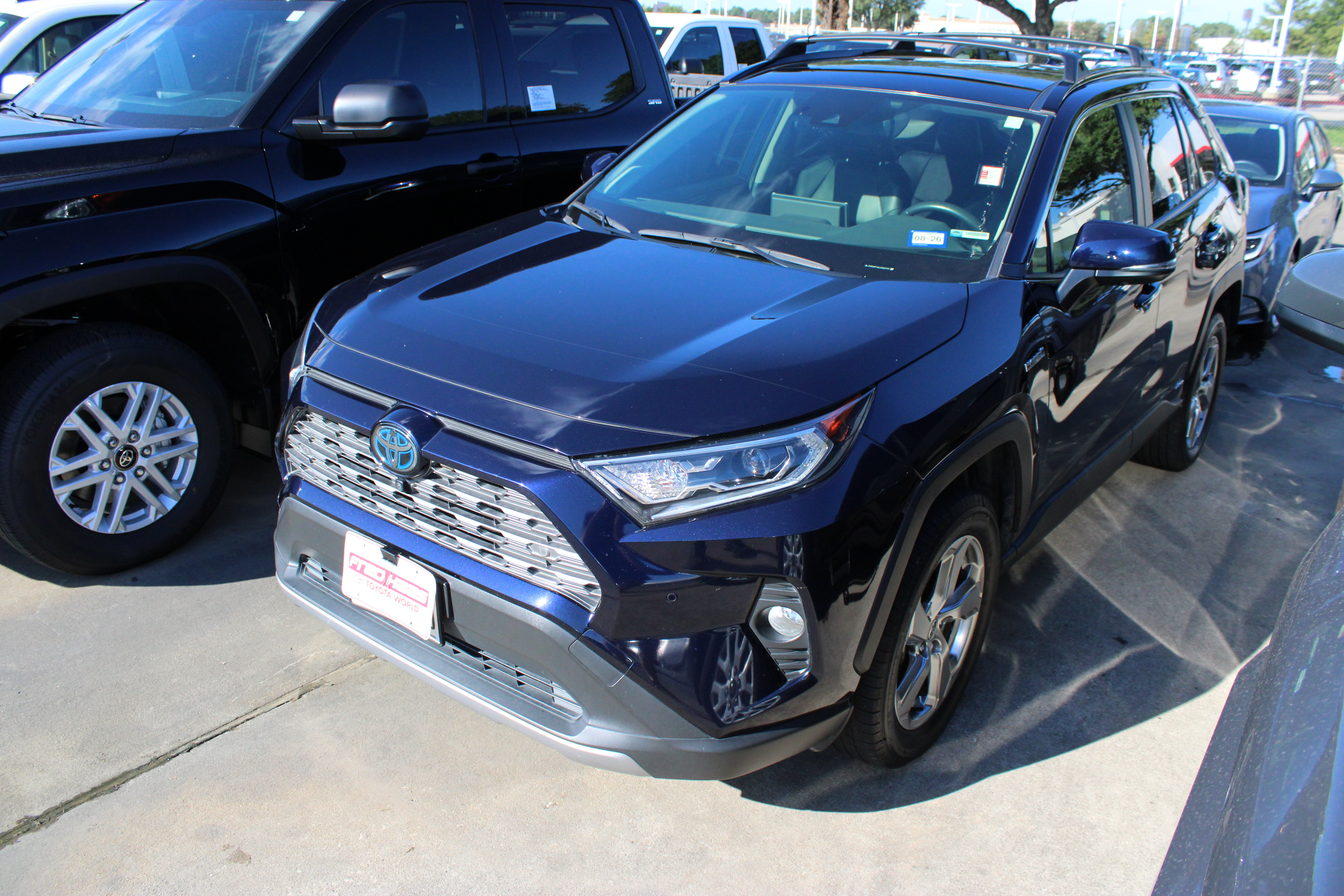 Used 2020 Toyota RAV4 Limited AWD/4WD image 5