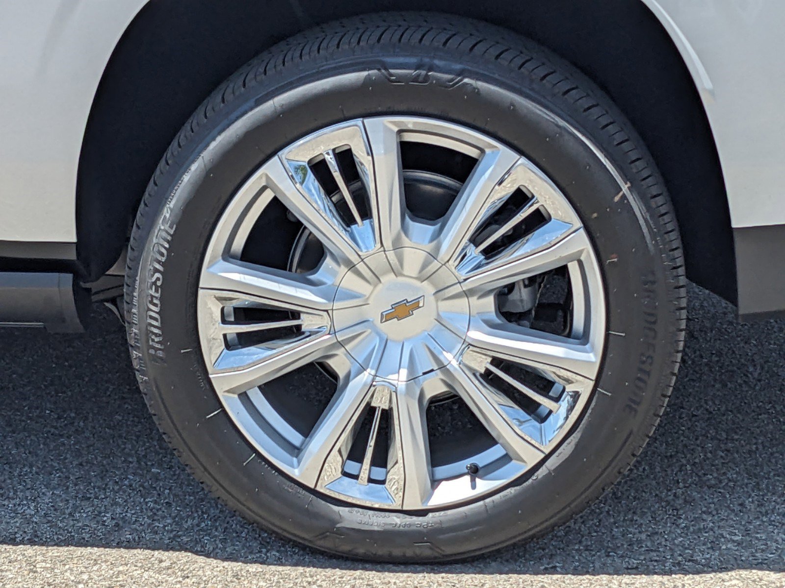New 2023 Chevrolet Suburban High Country RWD image 6