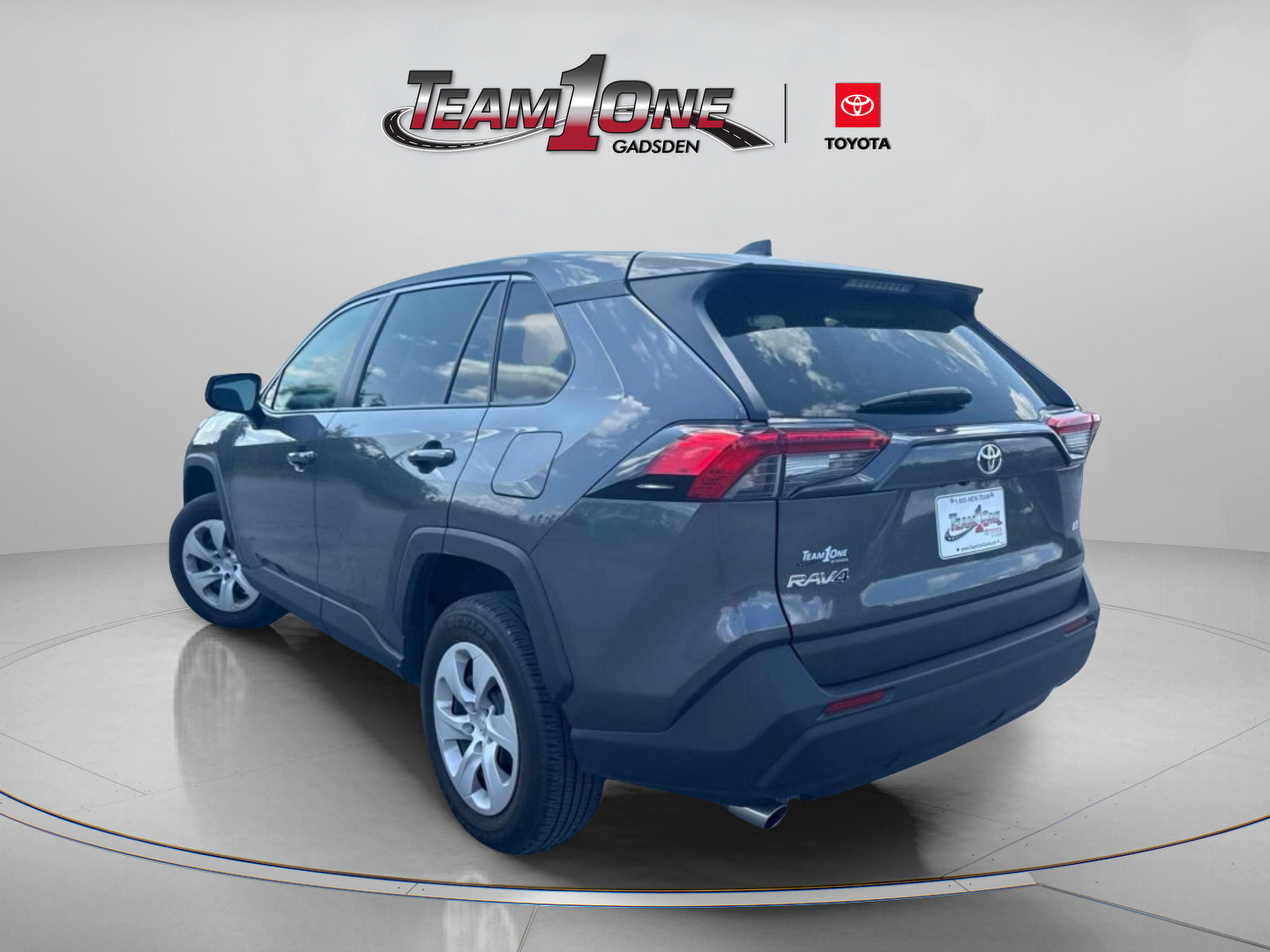 Used 2024 Toyota RAV4 LE FWD image 5