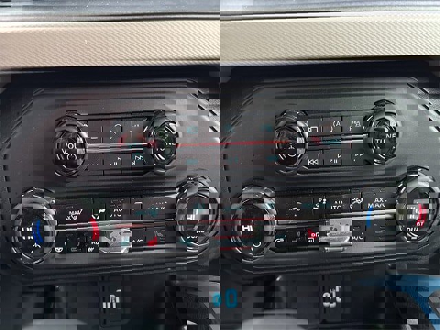 Used 2024 Ford Bronco Wildtrak image 32