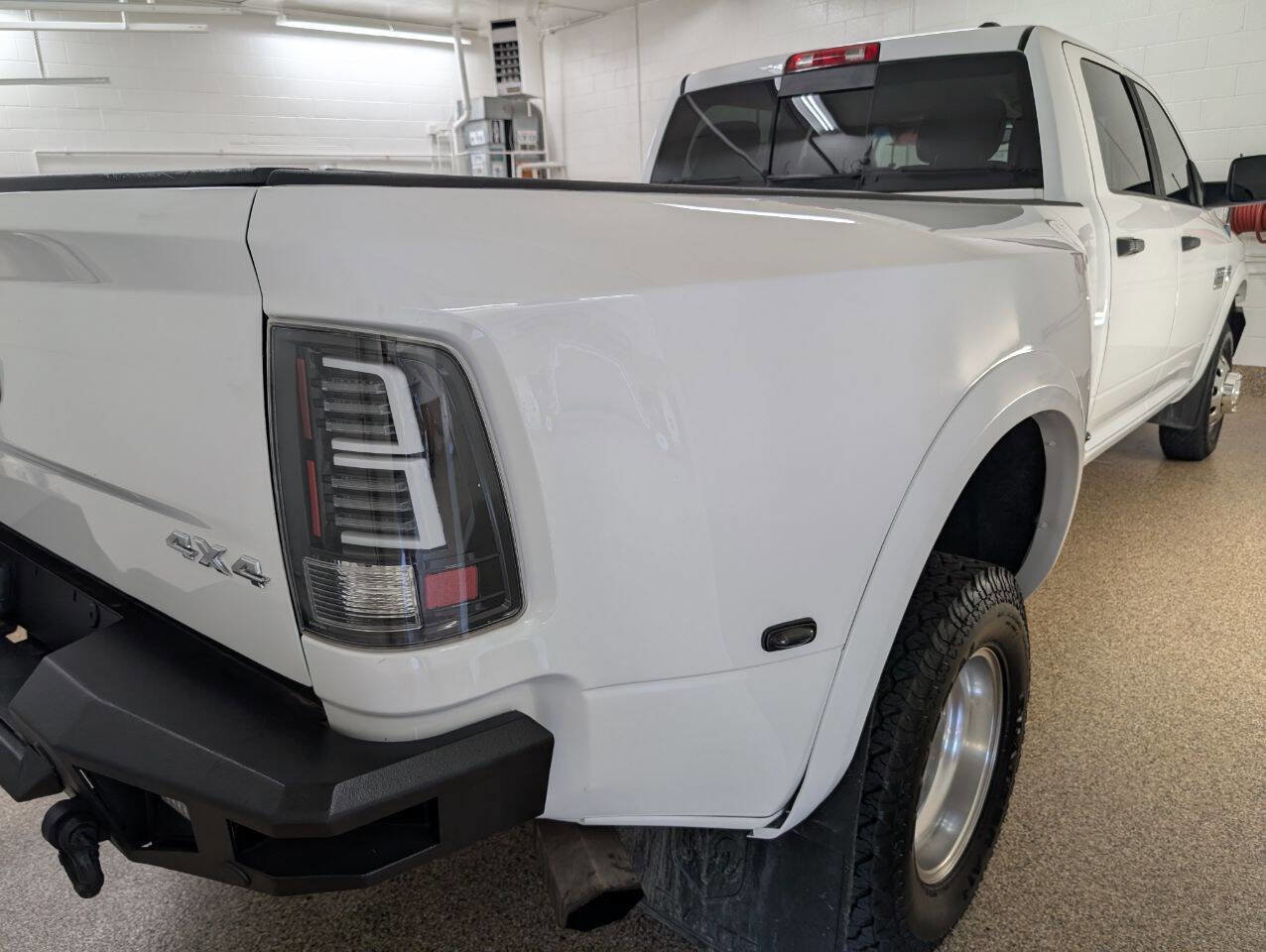 Used 2011 RAM 3500 SLT w/ Luxury Group image 6