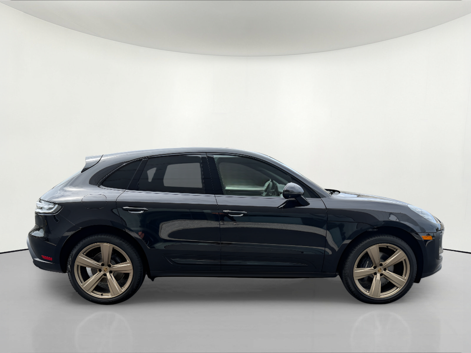 New 2026 Porsche Macan AWD/4WD image 7