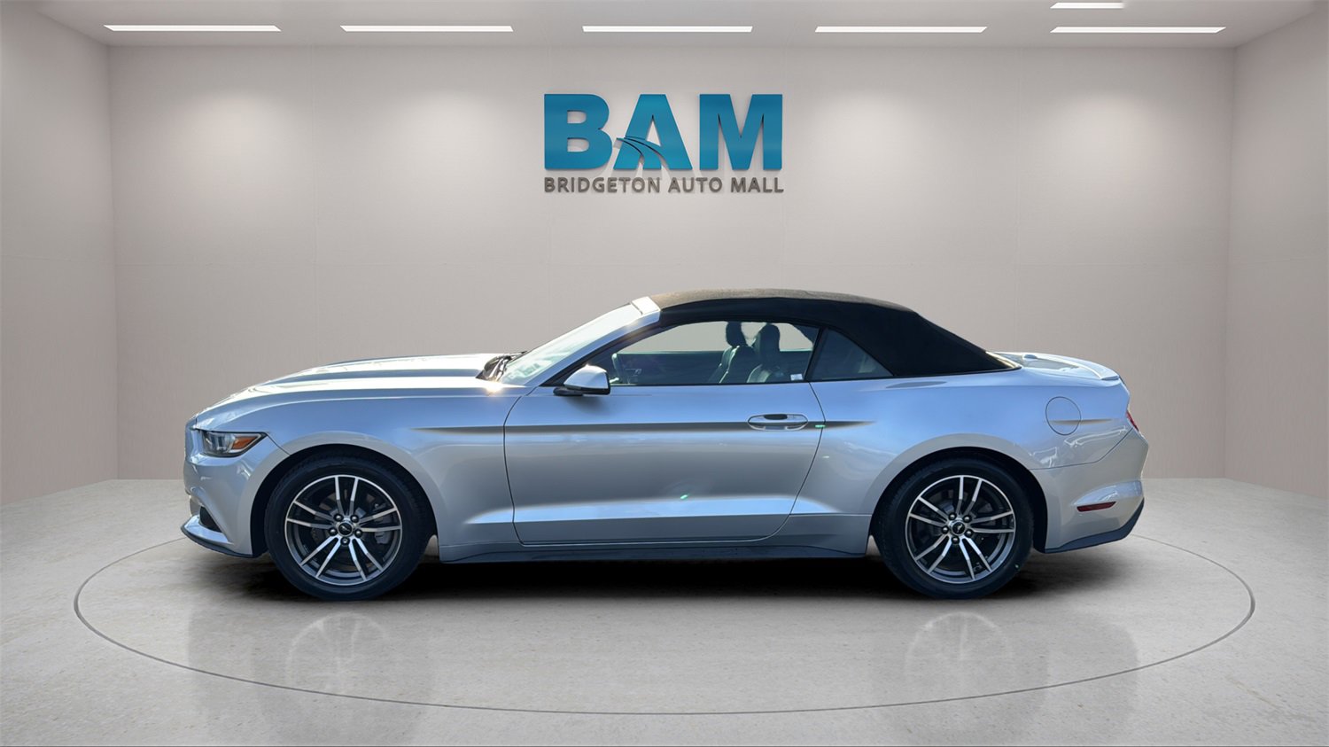 Used 2016 Ford Mustang Premium image 4