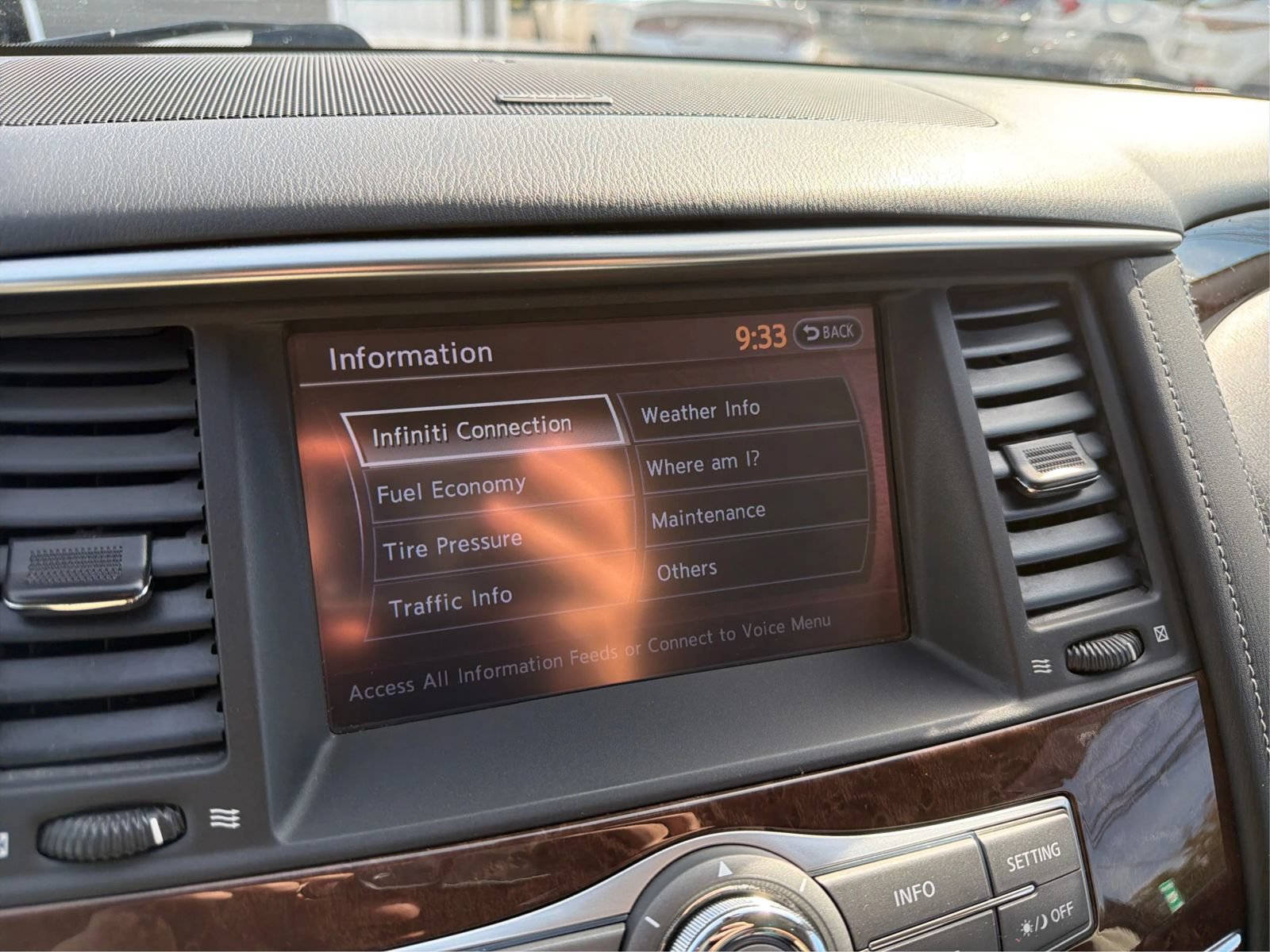Used 2016 INFINITI QX80 4WD w/ All Season Package image 18