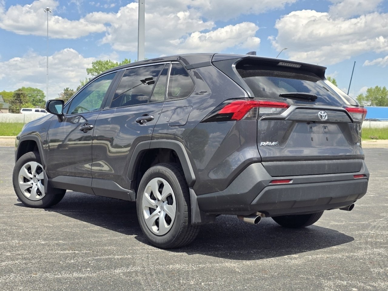 Used 2023 Toyota RAV4 LE FWD image 11