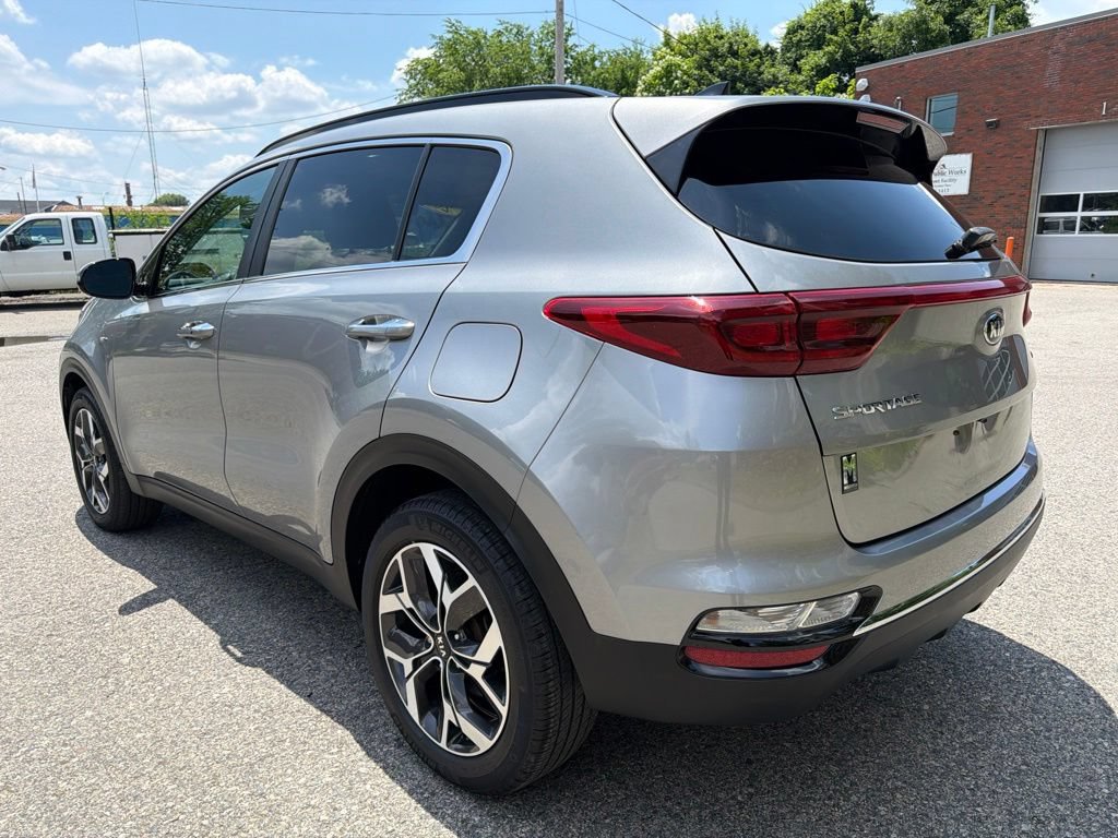 Certified 2022 Kia Sportage EX AWD/4WD image 3