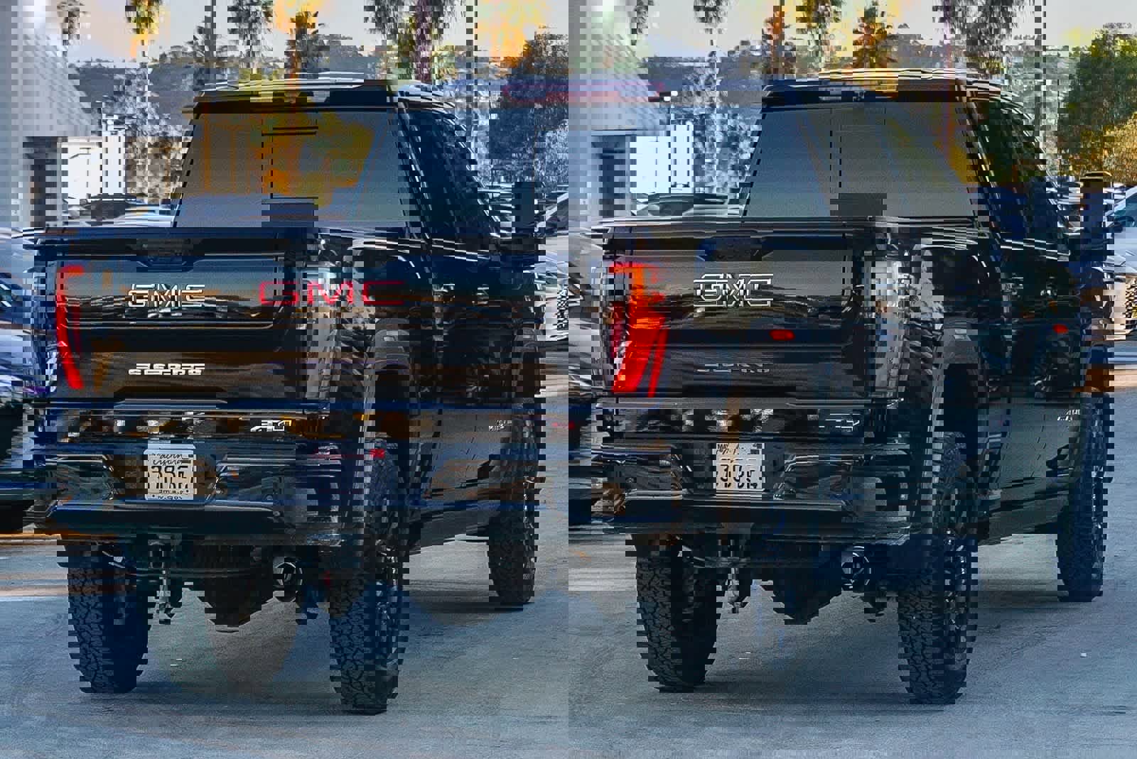 Used 2025 GMC Sierra 2500 AT4 w/ AT4 Premium Plus Package image 4