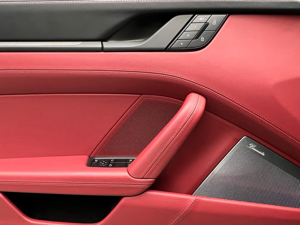 Used 2025 Porsche 911 Targa 4 GTS image 19