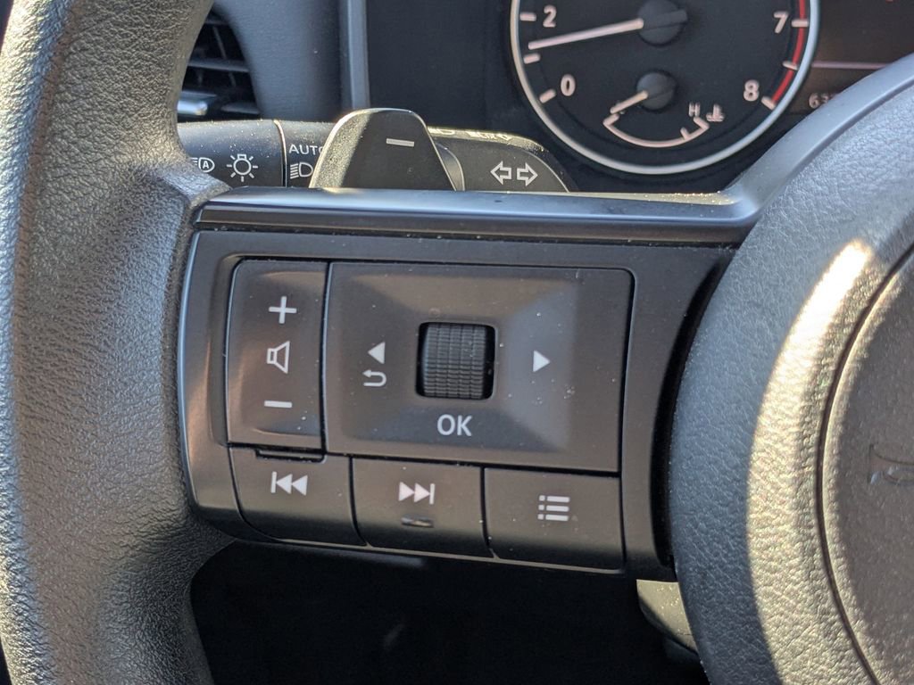 Used 2023 Nissan Rogue S image 21