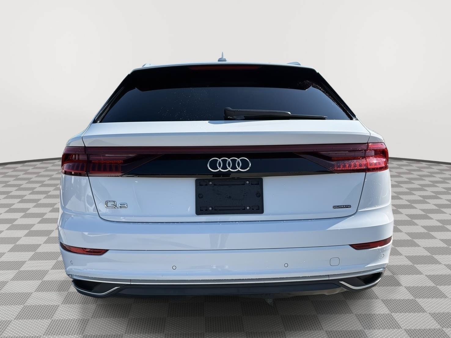 Used 2023 Audi Q8 Premium w/ Convenience Package AWD/4WD image 4