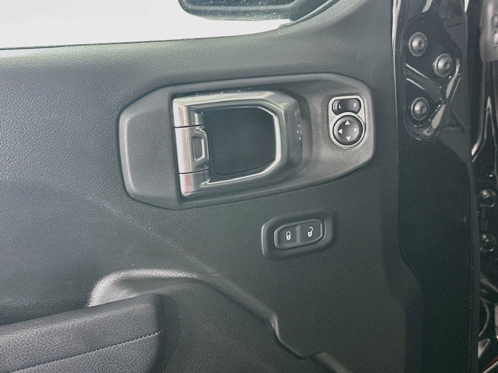Used 2025 Jeep Gladiator Rubicon AWD/4WD image 17