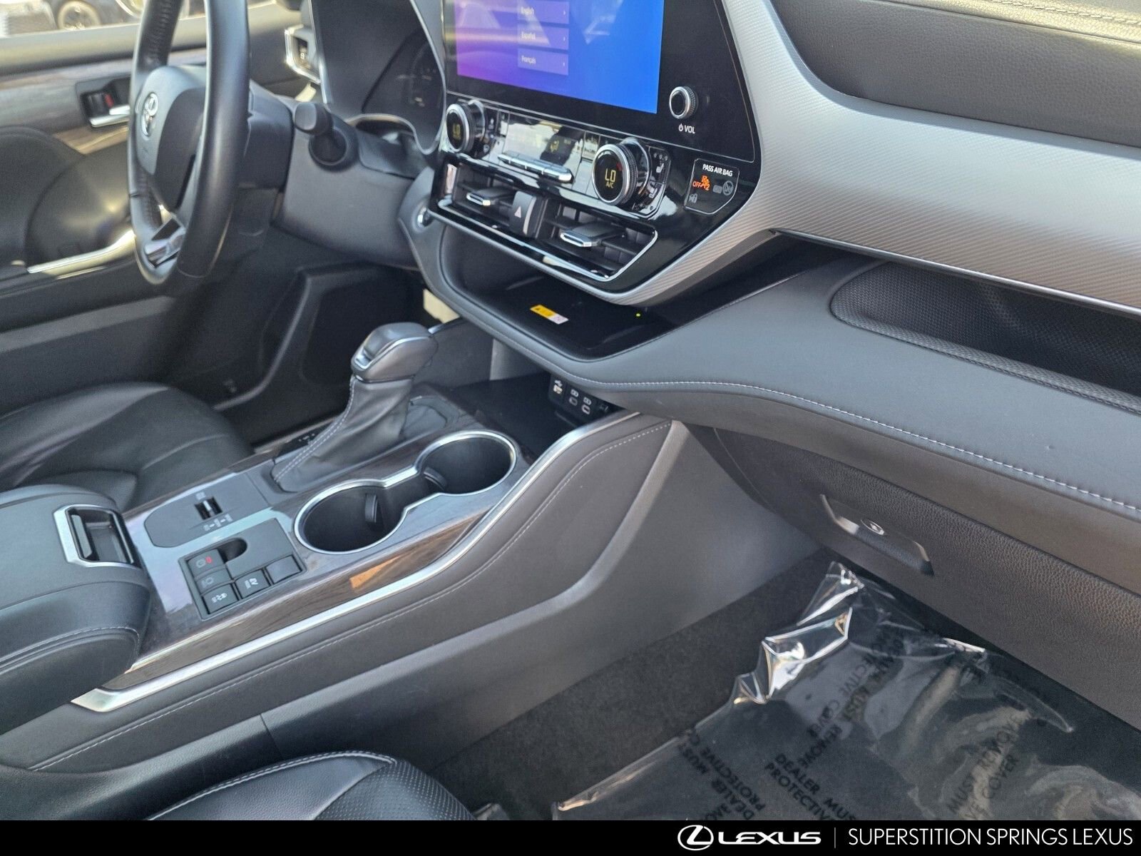Used 2023 Toyota Highlander Platinum image 31
