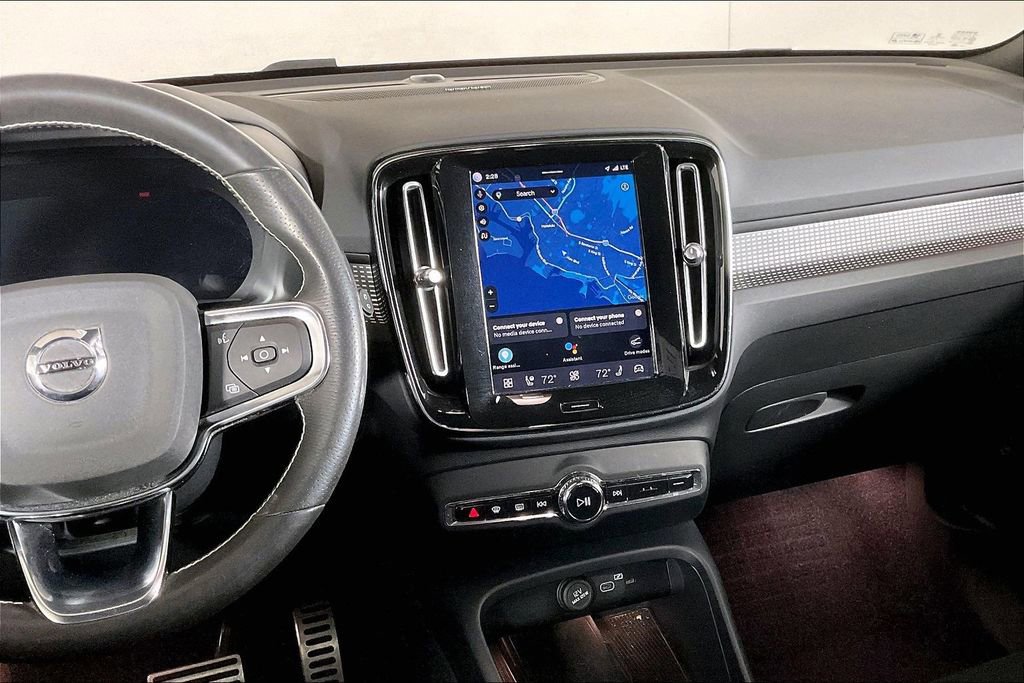 Used 2021 Volvo XC40 P8 Recharge image 5