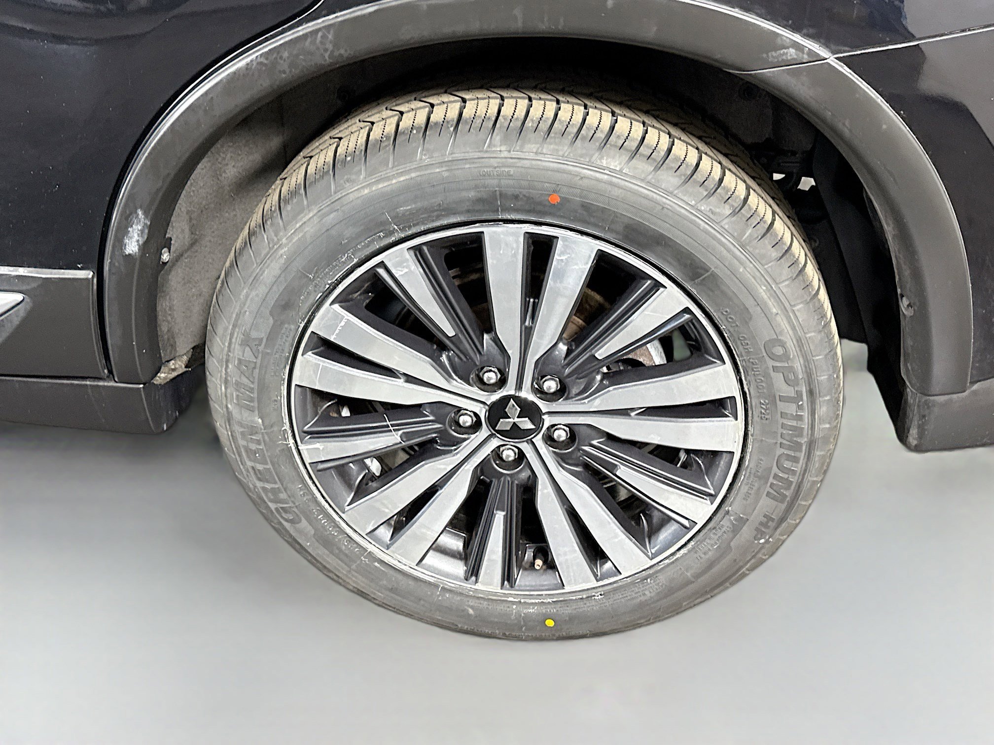 Used 2020 Mitsubishi Outlander ES image 36