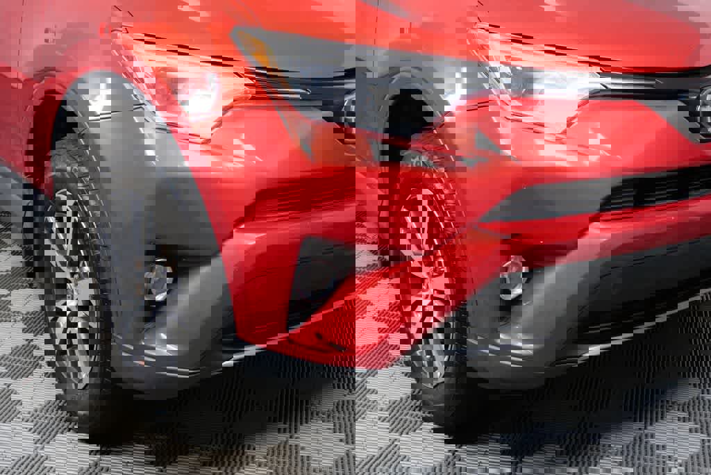 Used 2017 Toyota RAV4 XLE image 30