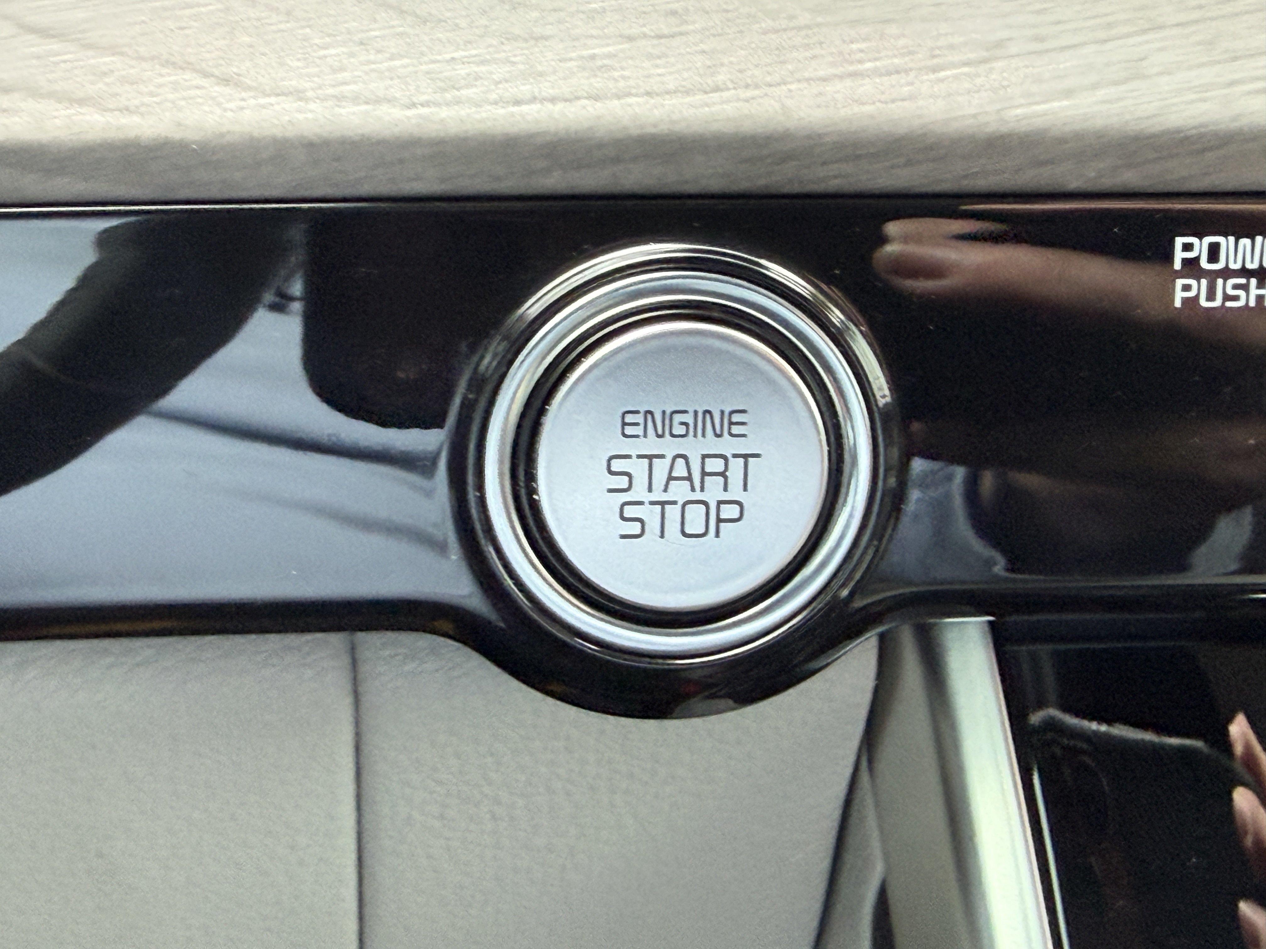 Certified 2024 Kia Carnival EX FWD image 25