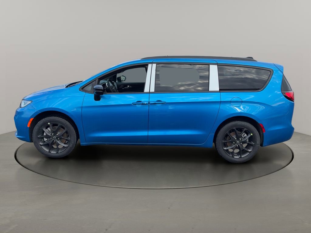 New 2026 Chrysler Pacifica Select w/ S Appearance Package image 4