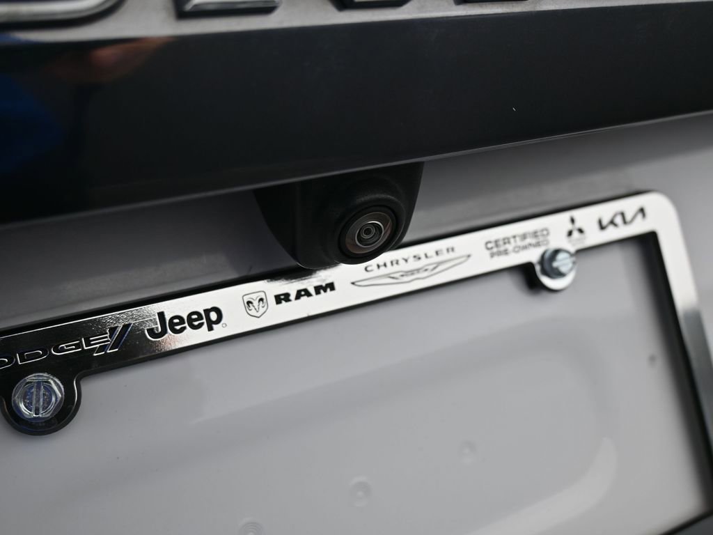 Used 2023 GMC Yukon XL AT4 image 45