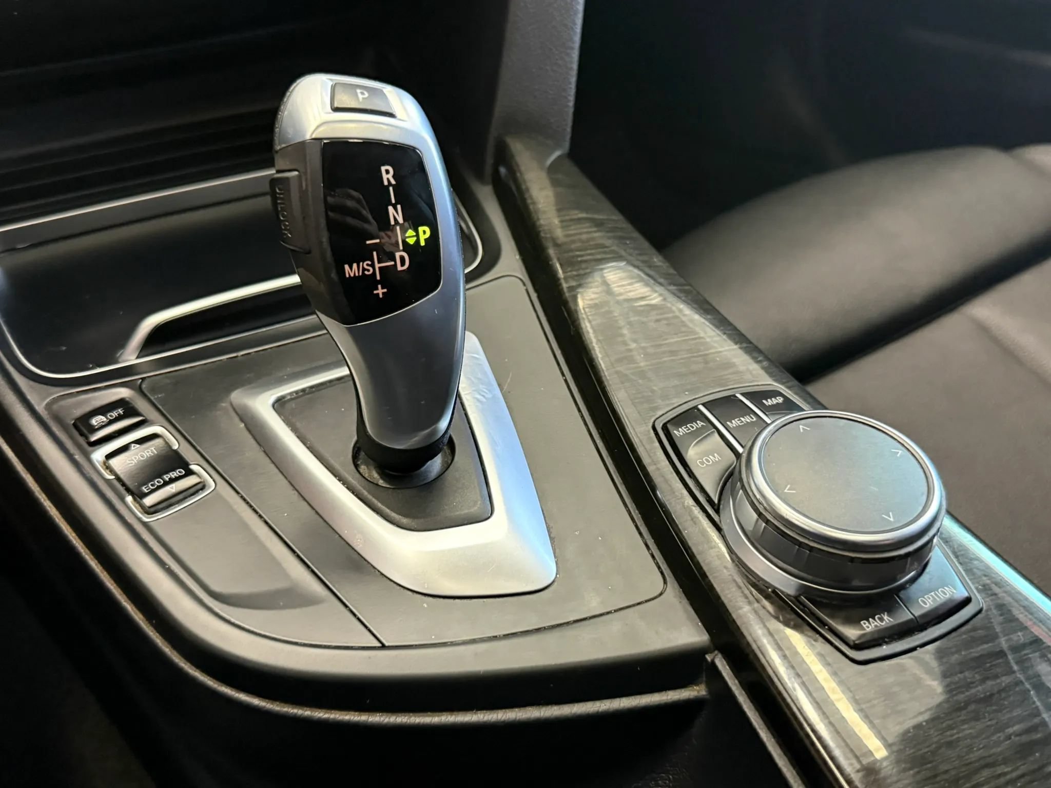Used 2018 BMW 320i Sedan RWD image 21