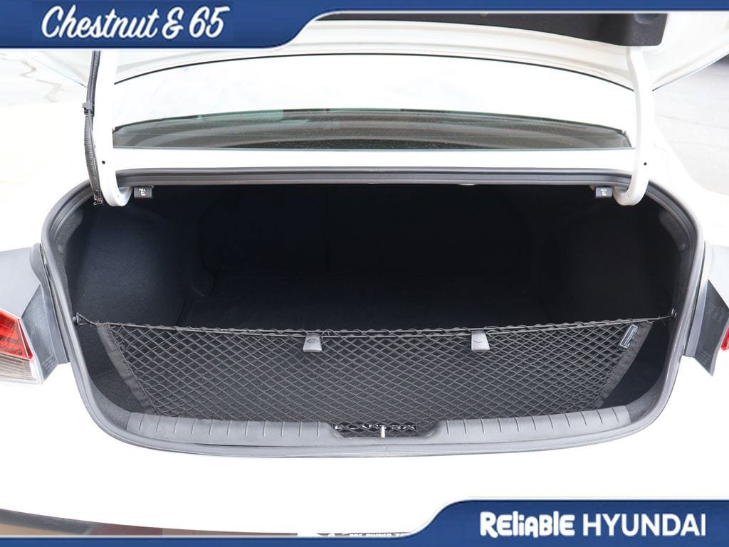 Certified 2025 Hyundai Elantra Limited FWD image 14