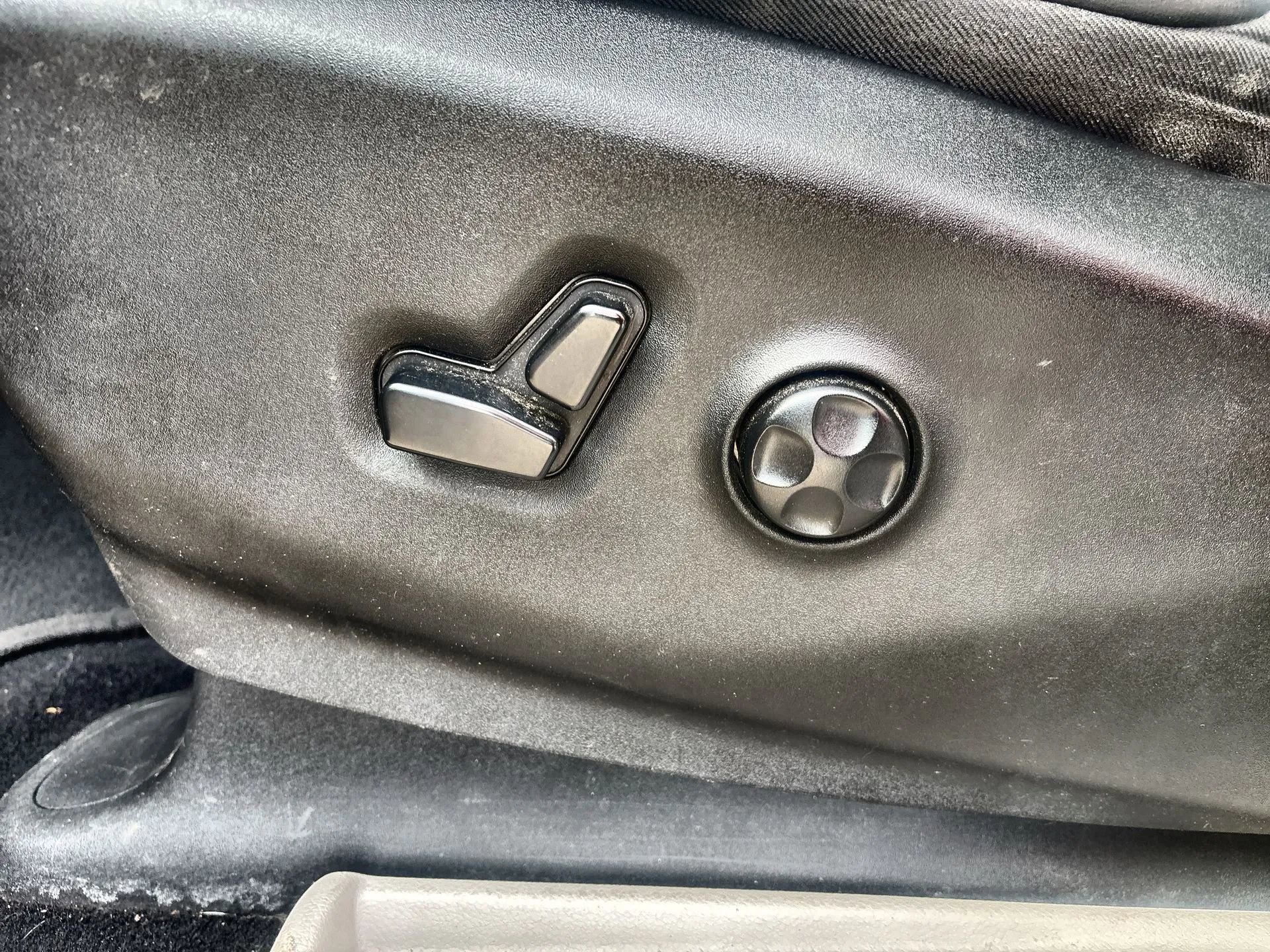 Used 2020 Chrysler Pacifica Limited FWD image 14