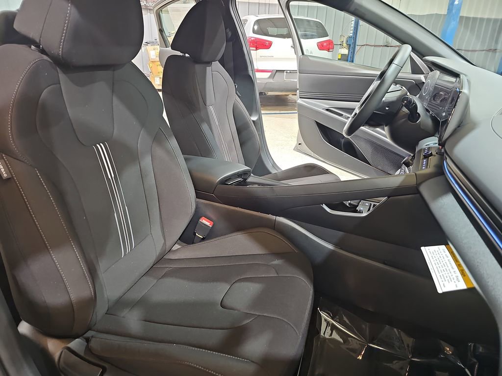 New 2026 Hyundai Elantra Sport image 9