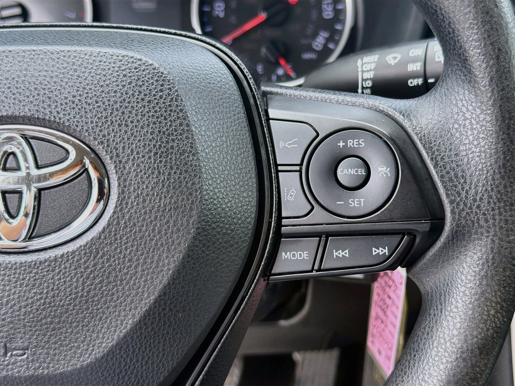 Used 2019 Toyota RAV4 LE FWD image 35