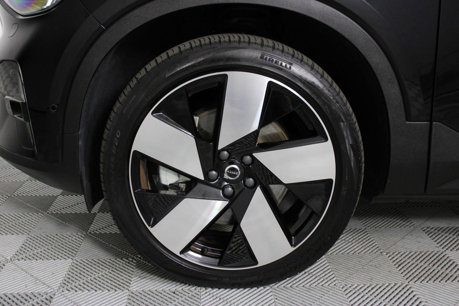 Used 2023 Volvo C40 P8 Recharge Ultimate image 26