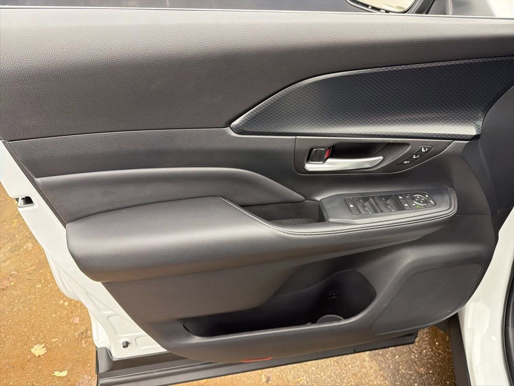 Used 2024 Toyota Grand Highlander AWD Hybrid image 12