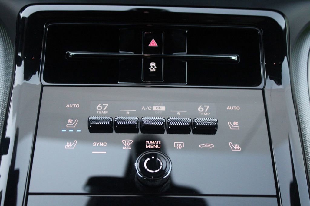 Certified 2025 Porsche Panamera image 30