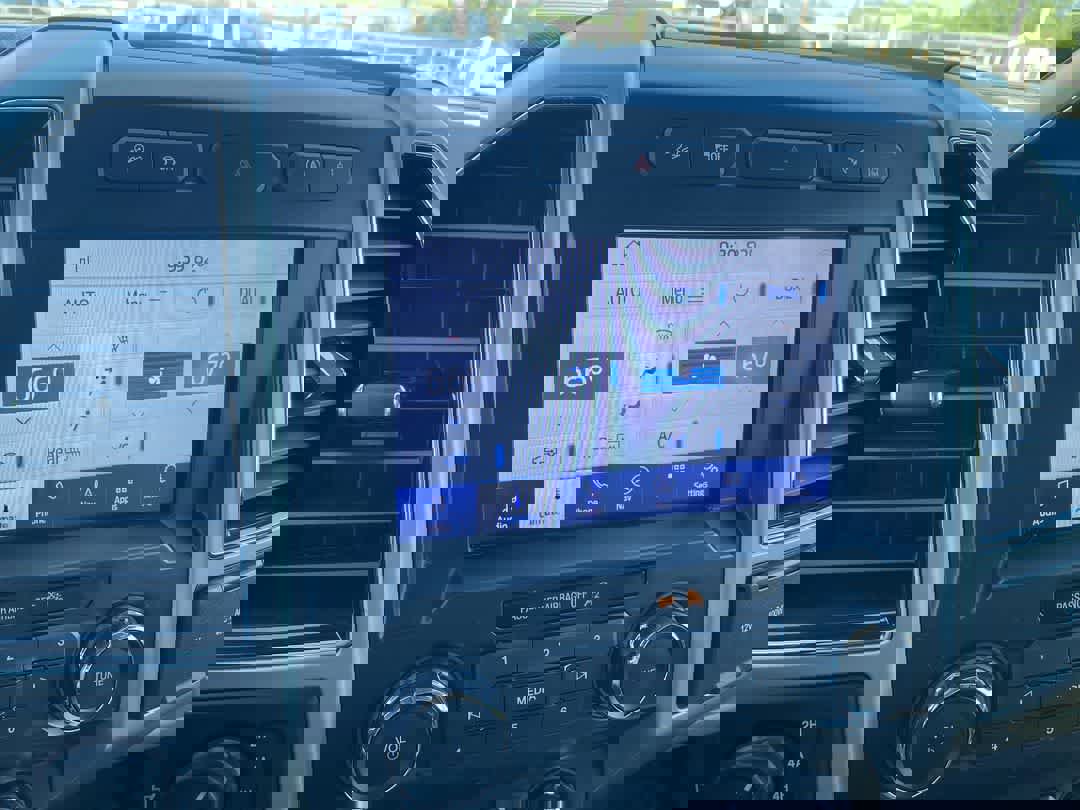 Used 2020 Ford F150 Lariat w/ Max Trailer Tow Package image 16