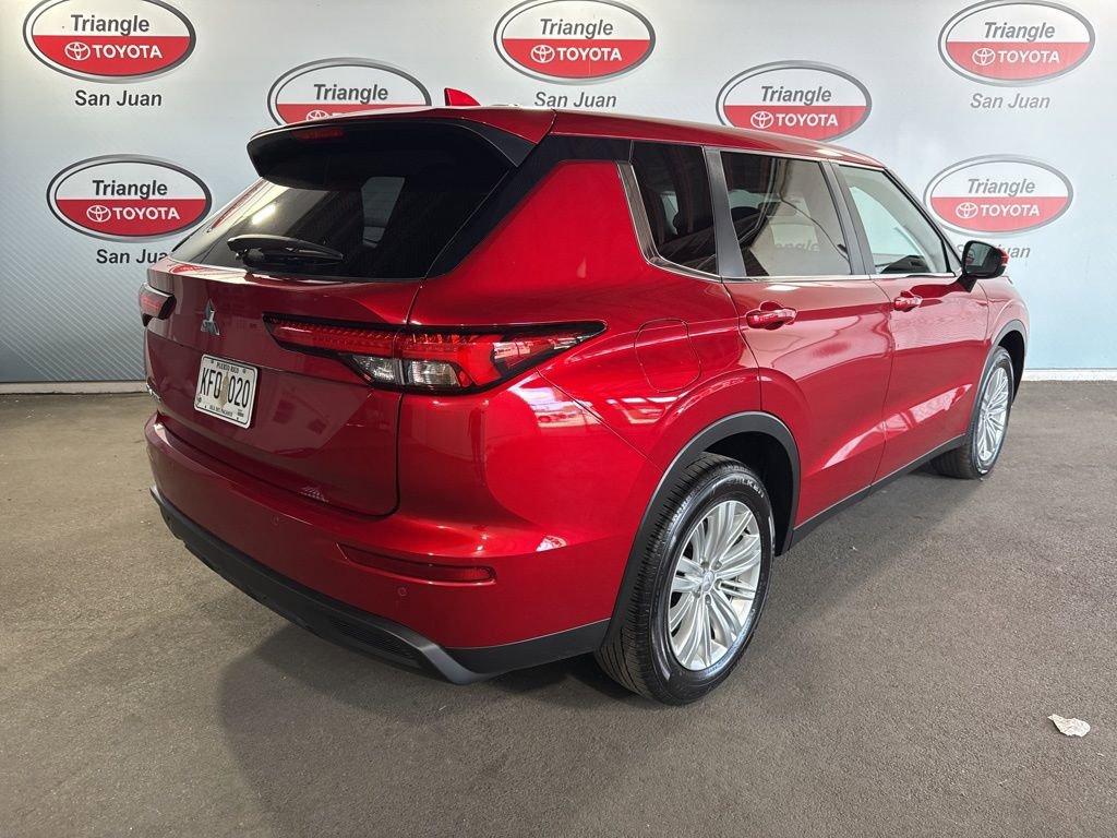 Used 2023 Mitsubishi Outlander ES image 4
