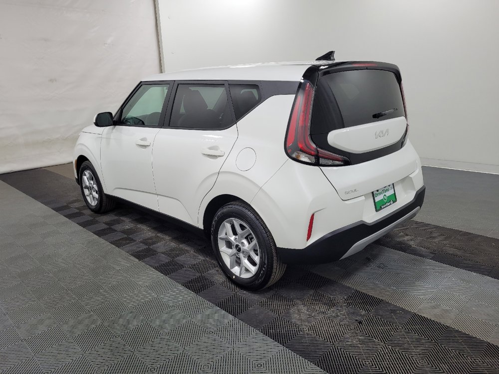 Used 2025 Kia Soul S FWD image 3