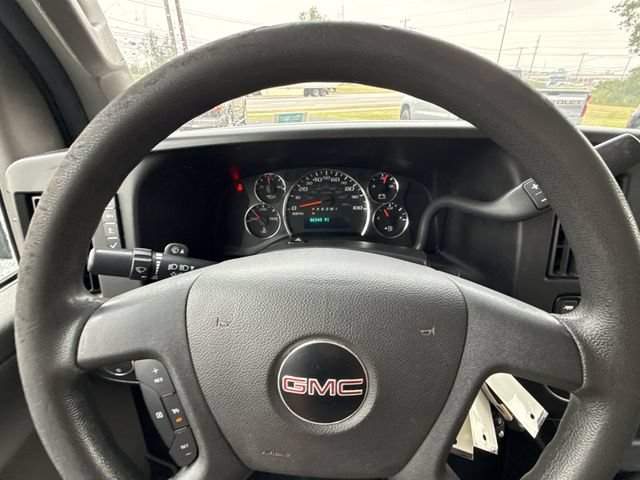 Used 2017 GMC Savana 3500 RWD image 11