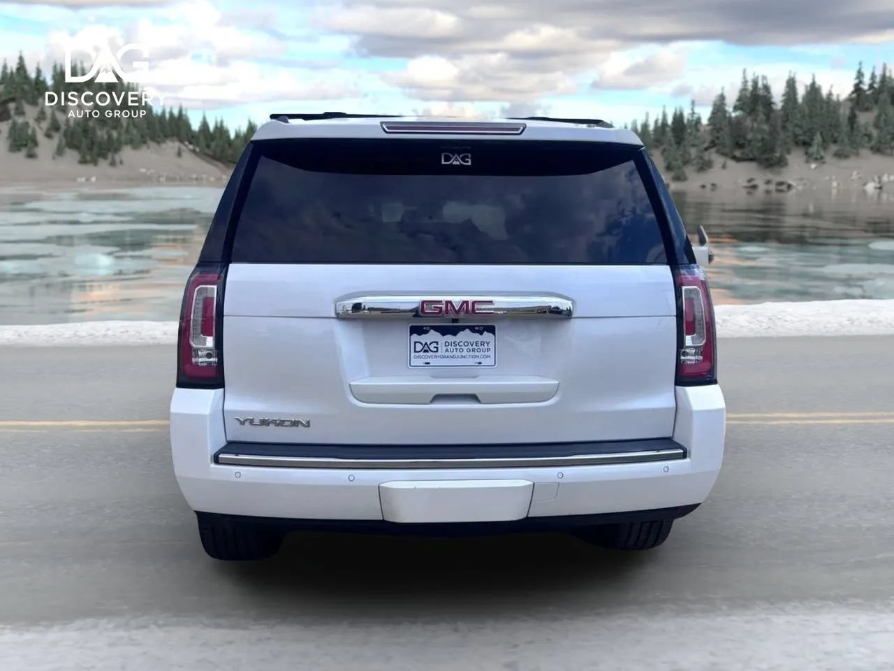 Used 2019 GMC Yukon Denali w/ Denali Ultimate Package AWD/4WD image 3