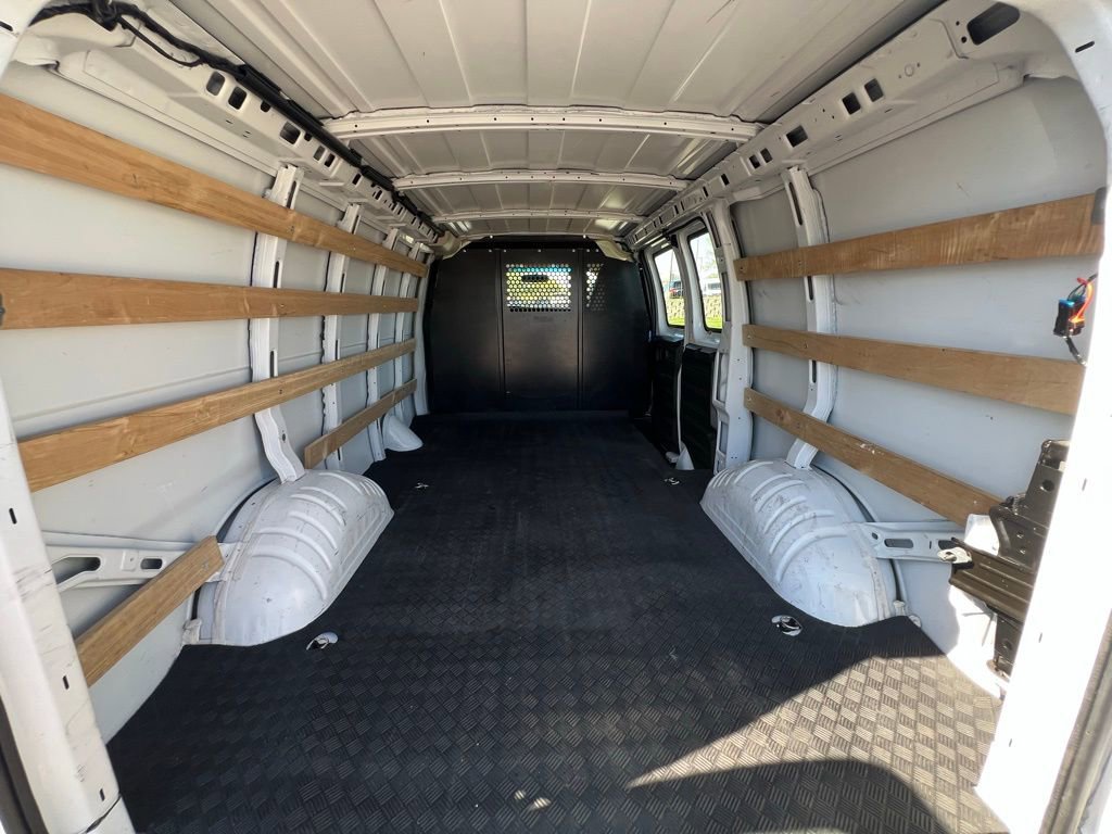 Used 2024 Chevrolet Express 2500 w/ Driver Convenience Package RWD image 20