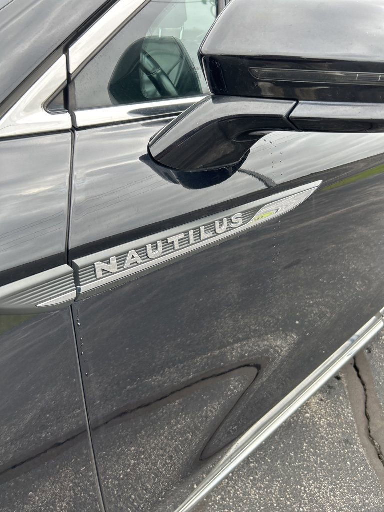 Used 2019 Lincoln Nautilus Select image 24
