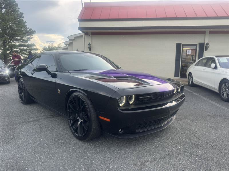 Used 2016 Dodge Challenger R/T Scat Pack w/ Leather Interior Group RWD image 3